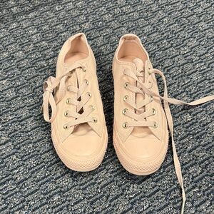 Converse Beige nude Canvas Sneakers size 6